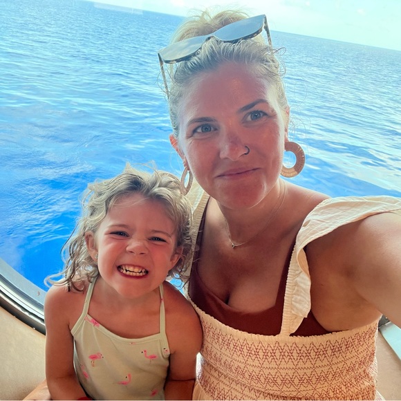 Meet your Posher, Tara - Picture 1 of 1